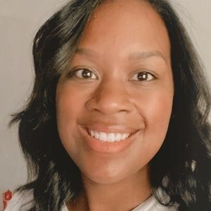 Meet your Posher, Alyxandra